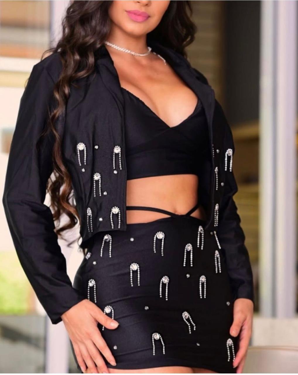 Conjunto Trio Strass Saia Cropped e Blazer